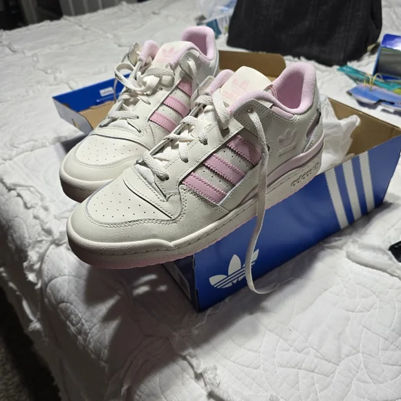 Women's Adidas Forum Low CL Size 10 Brand New In Box - Picture 6 of 8